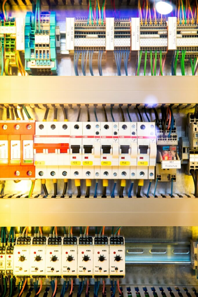 Electricidad ajota servicios