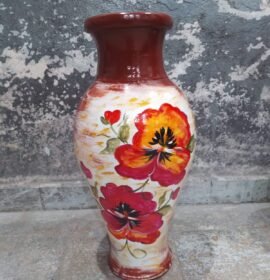 Macetas, jarrones y cuadros pintados a mano