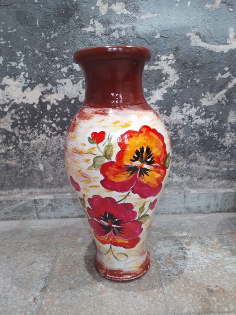 Macetas, jarrones y cuadros pintados a mano