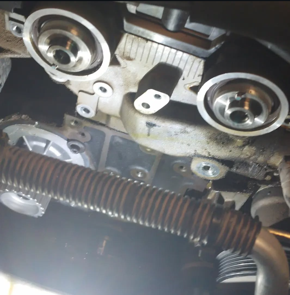Servicio mecánico automotriz a do