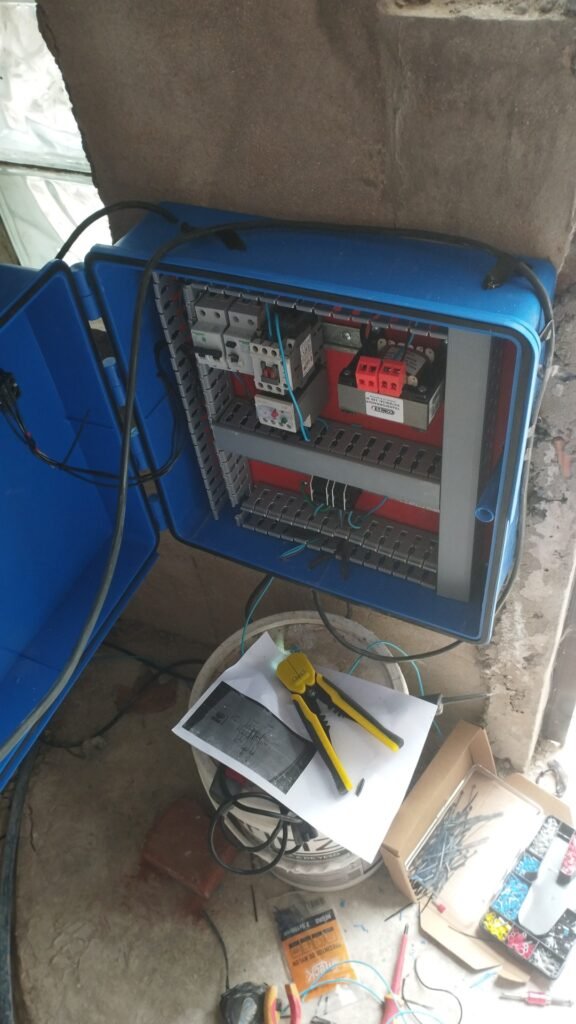 Electricista/ instalación de aires acondicionados