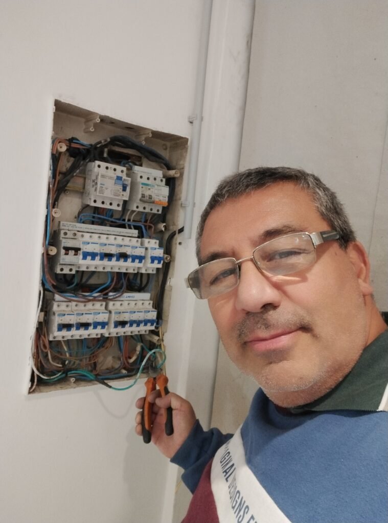 Electricista y electrónico