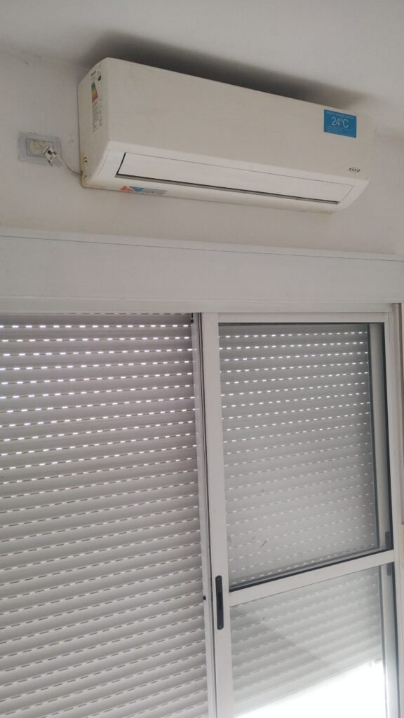 Aire acondicionado y heladeras reparación e instalación.
