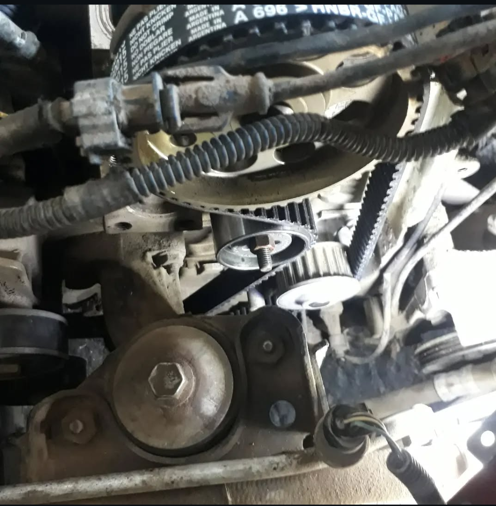 Servicio mecánico automotriz a do