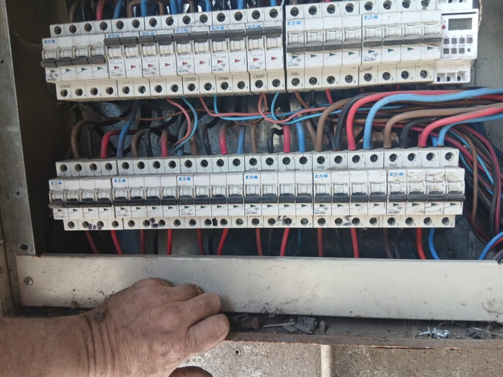 Electricista plomeria y aires condicionado