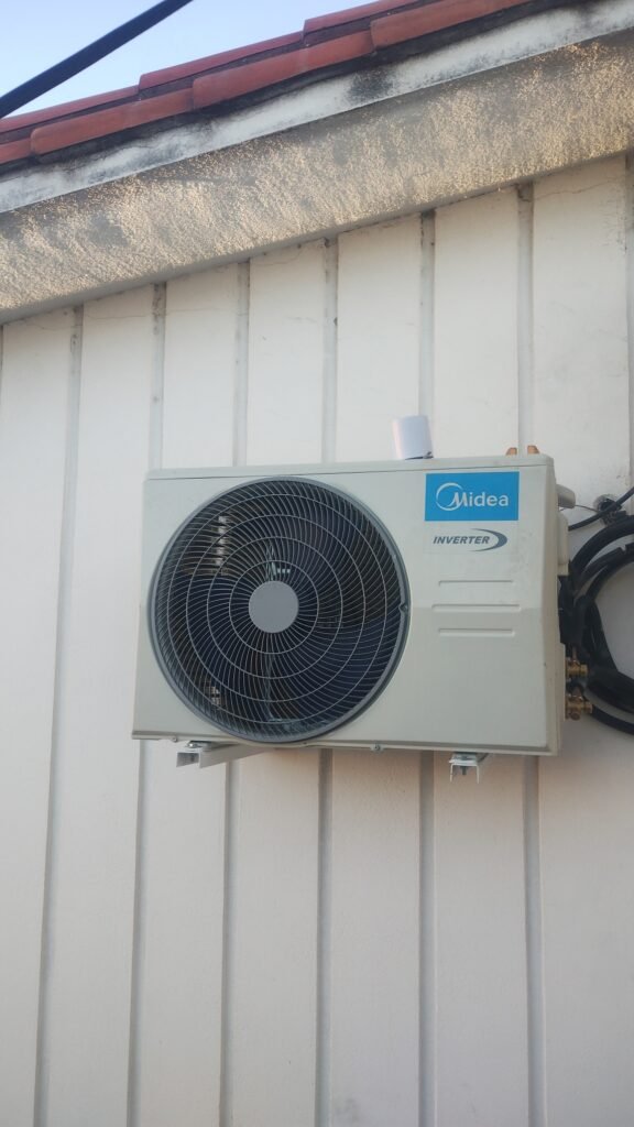Aire acondicionado y heladeras reparación e instalación.