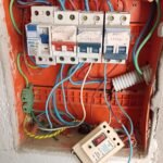 Electricista y colocador de sistemas de seguridad