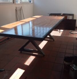 Trabajo en la construcción por cuenta propia y manejo varios rubros en los cuales me capacite