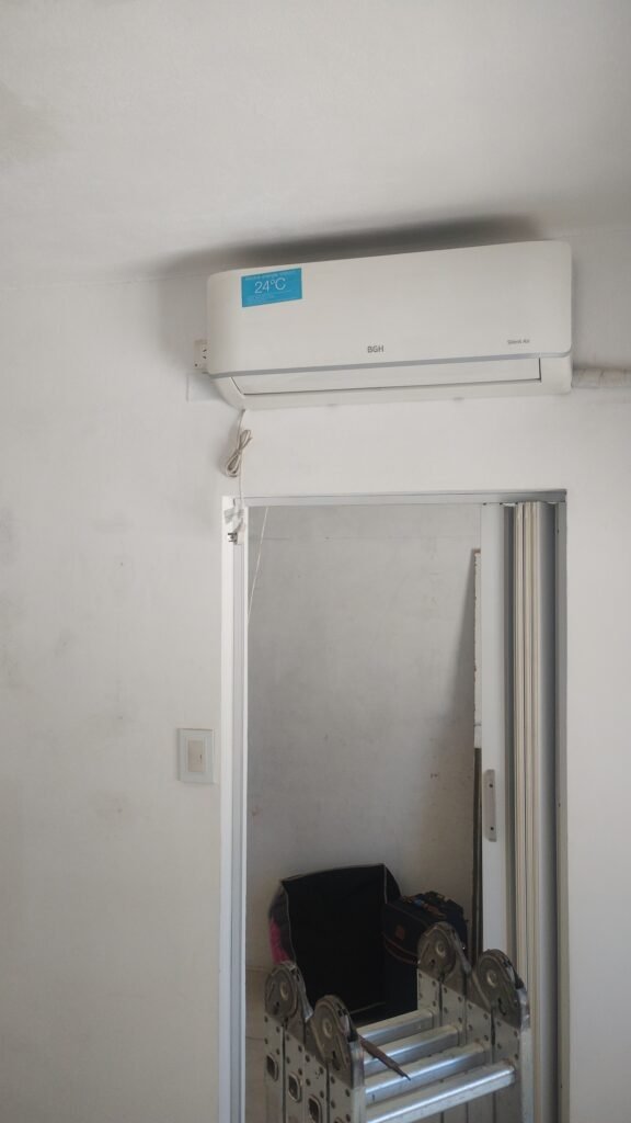 Aire acondicionado y heladeras reparación e instalación.