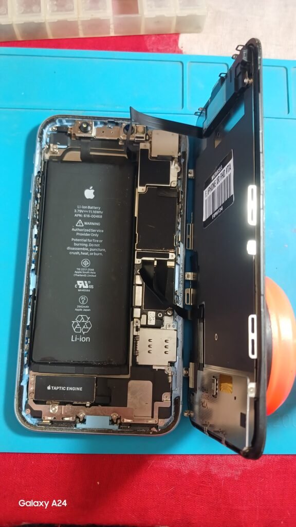 Electricidad, Servicio Técnico en Reparación de Celulares y PC’s, Herrería e Impermeabilización de techos