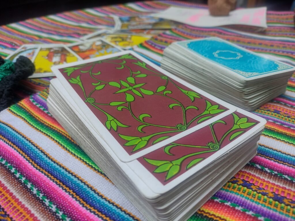 Terapeuta holística: Tarot, Flores de Bach, arteterapia