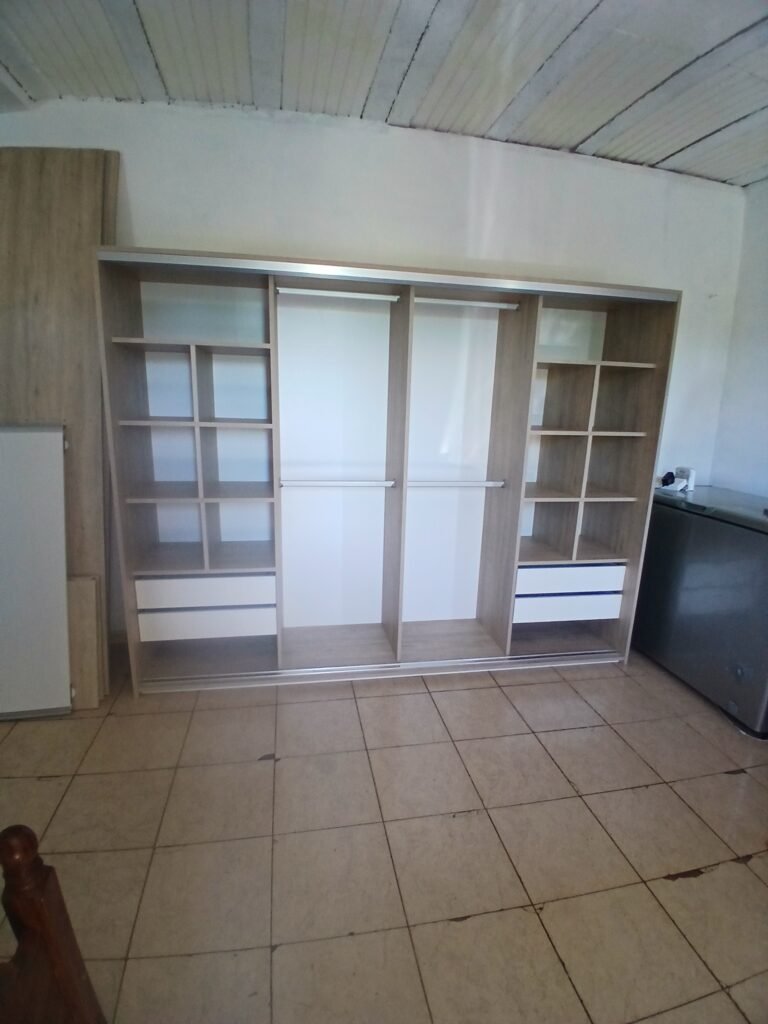 armador de muebles