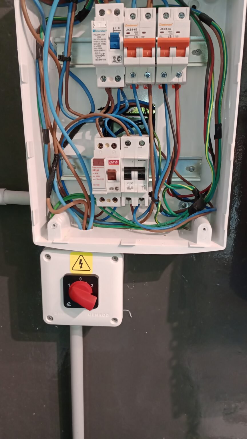 Xemit Electicidad