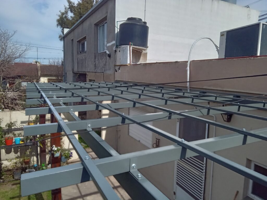 Herrería en general y refrigeración