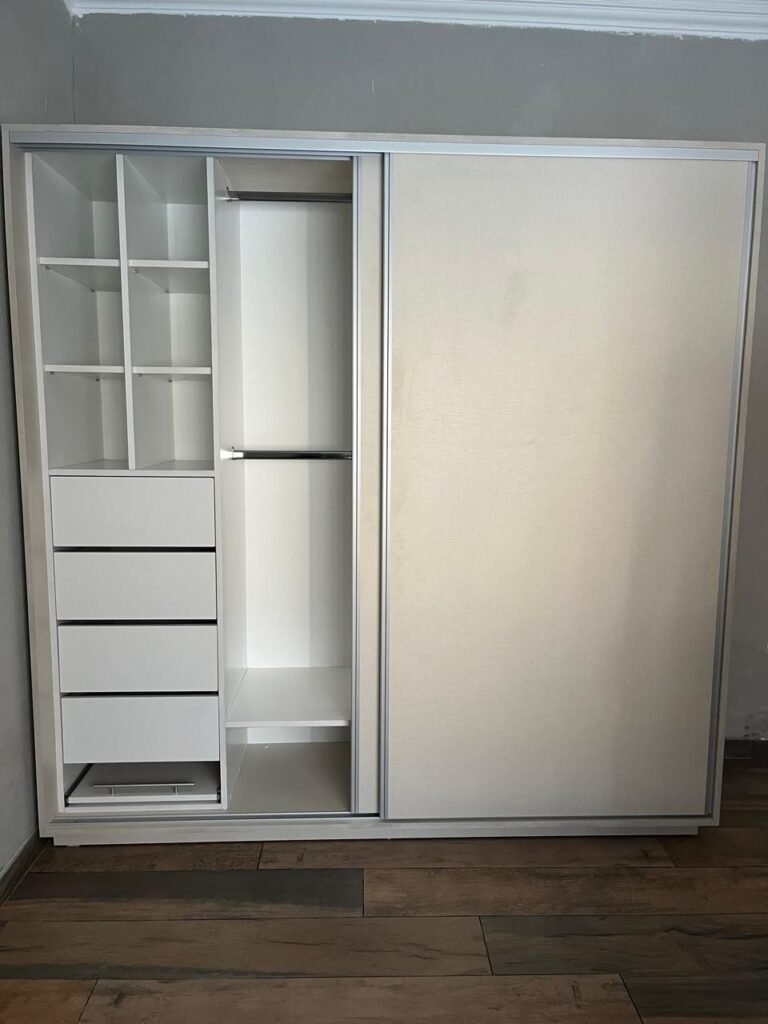 Carpintero, muebles a medida. MAD