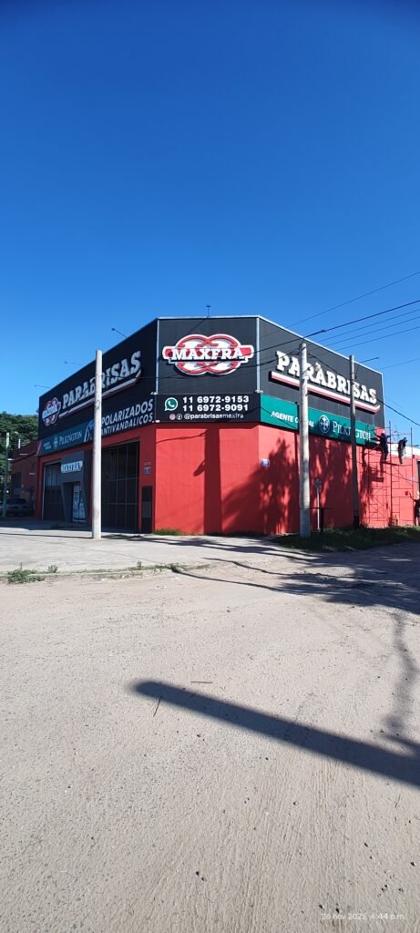Herrería/cartelería y galpones
