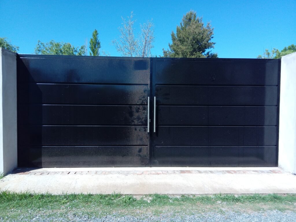 Herrería en general y refrigeración
