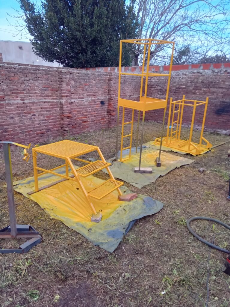 Herrería en general y refrigeración