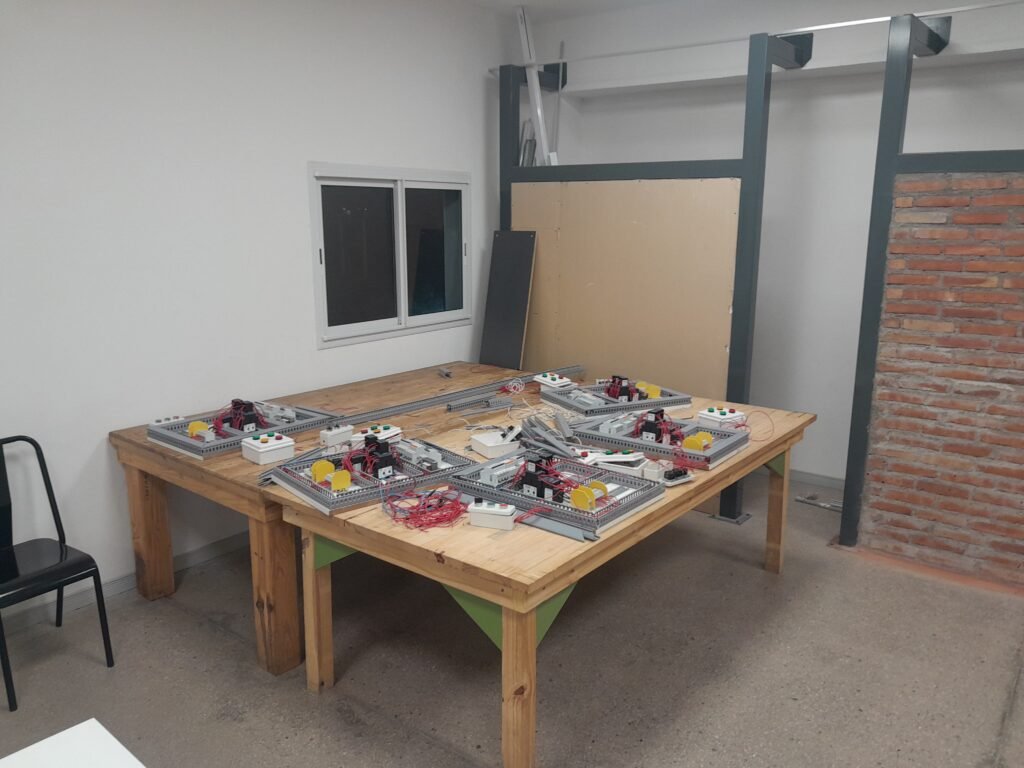 Servicio de Electricidad Domiciliaria y Comercial