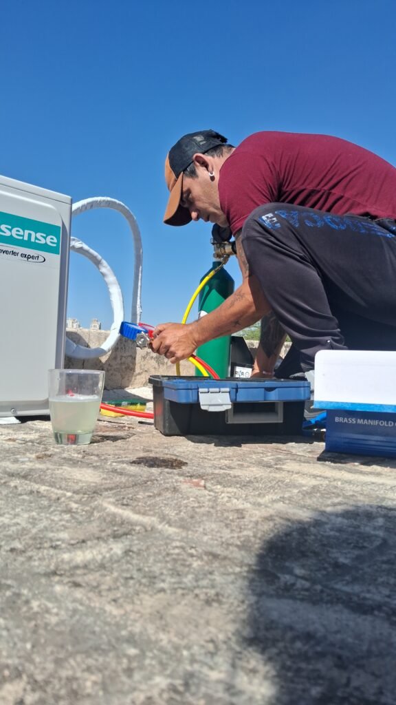 Electricista y Tec. En instalación y mantenimiento de aire