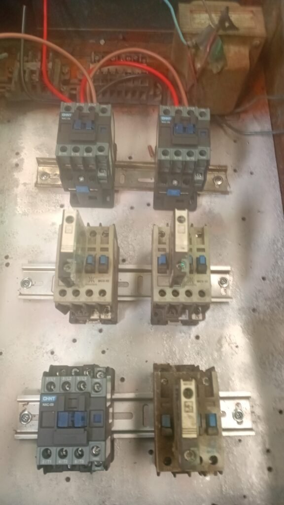 Electricista técnico en refrigeración y electronico