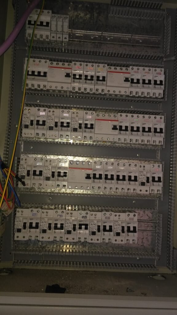 Servicios generales, electricidad