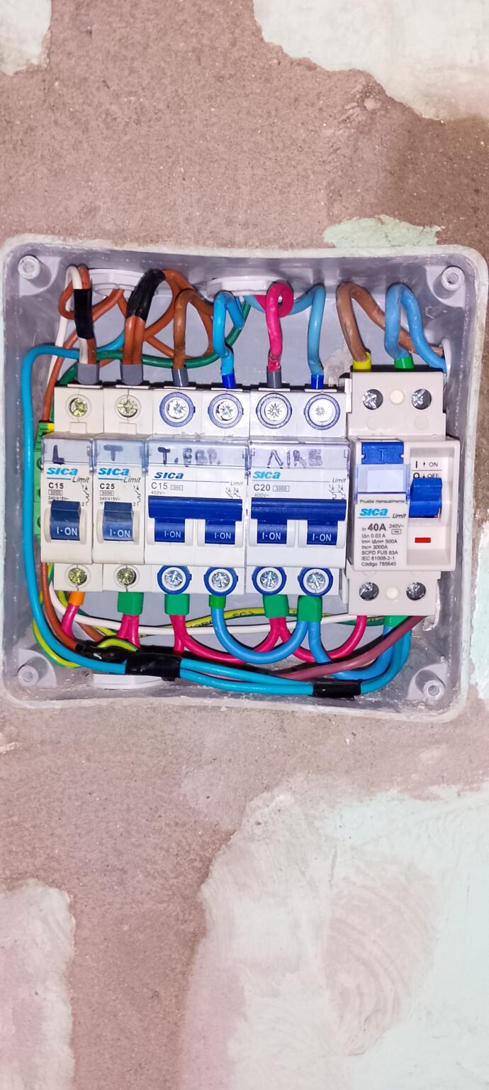 Mantenimientos y servicios electr