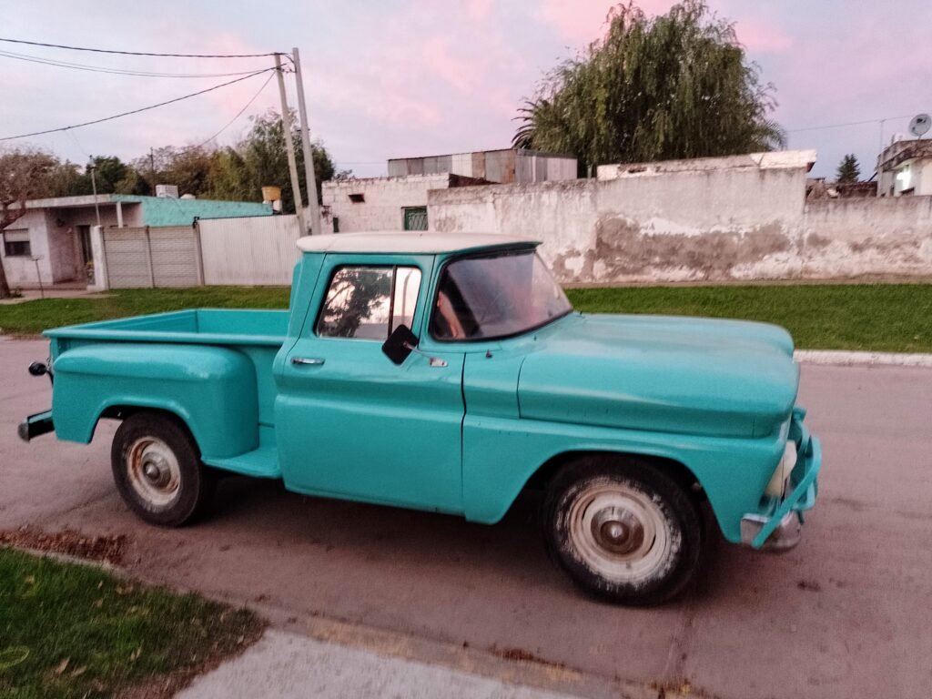 Restauración de autos antiguos y motos clásicas