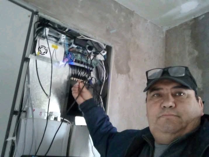 Técnico electricista e intalador