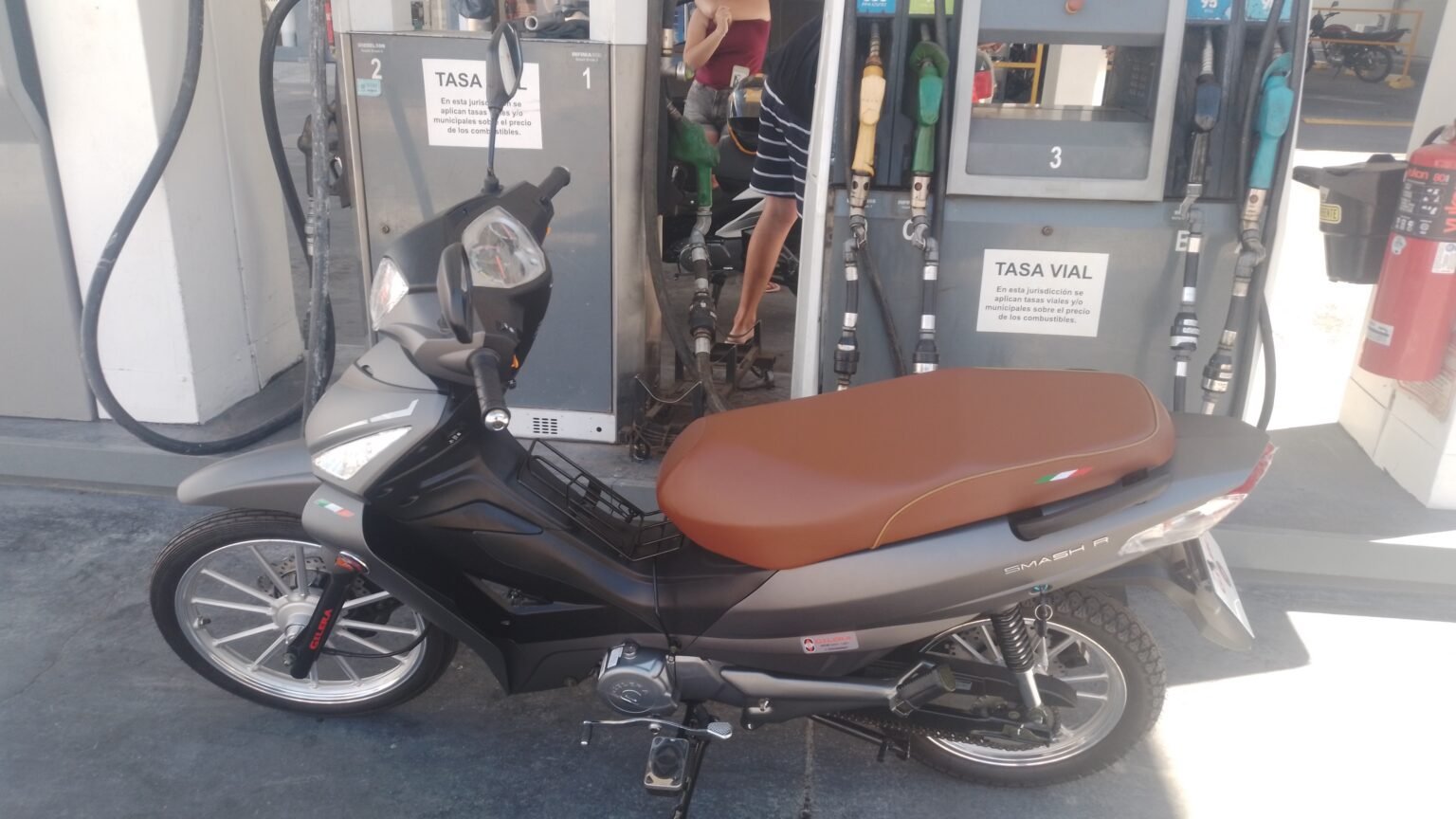 Cadete con moto