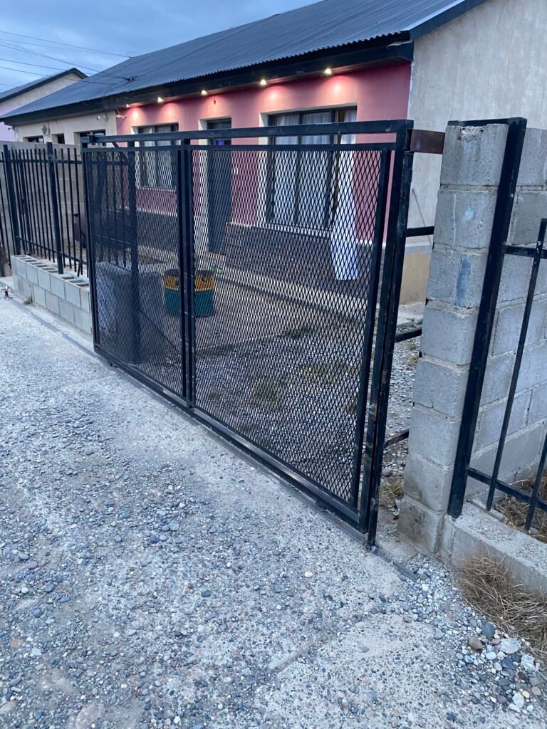 Lo de Charly Soldaduras, mantenimientos y Fabricacion de amoblamientos