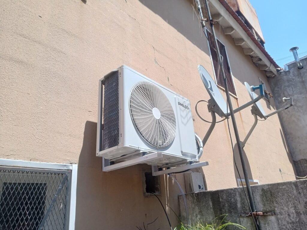 Técnico electricista, técnico aire acondicionado ,plomero