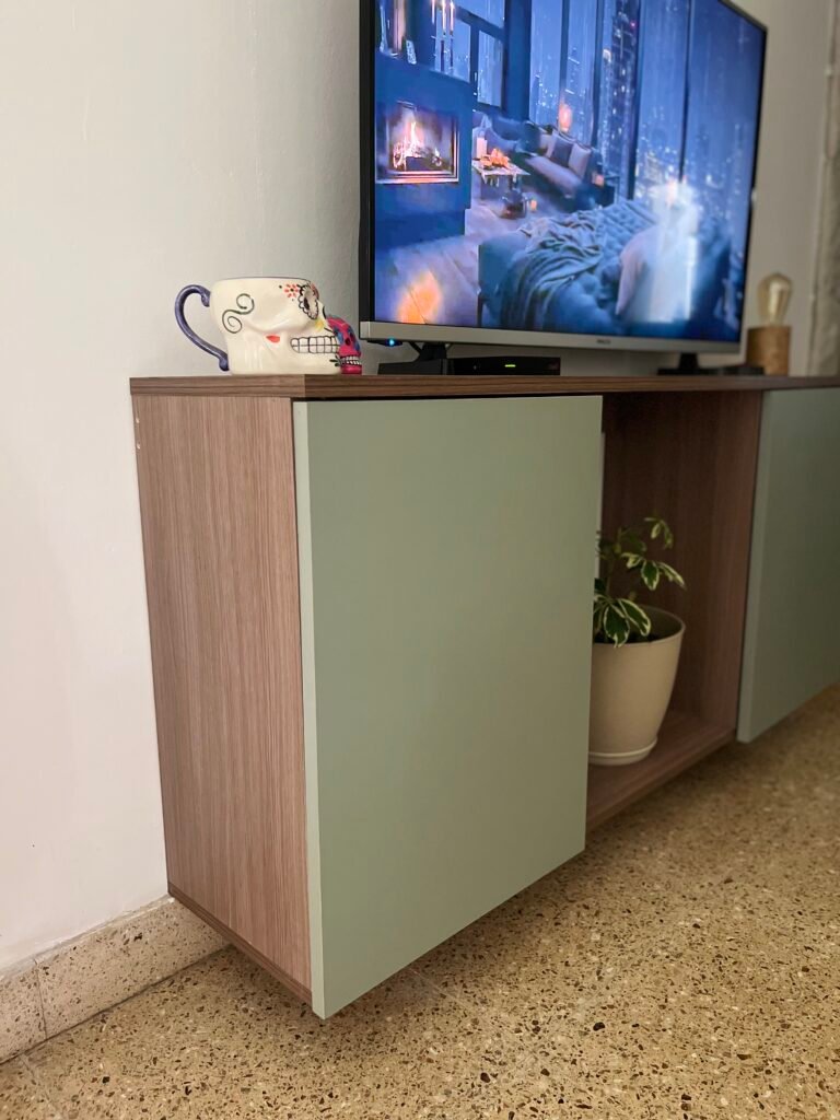 Carpintero, trabajo con mdf.