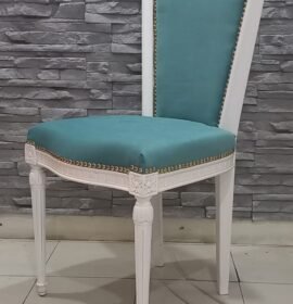 Tapizado y restauración de sillas. Muebles en Melamina.