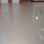 Instalación de porcelanato líquido para pisos y mesadas