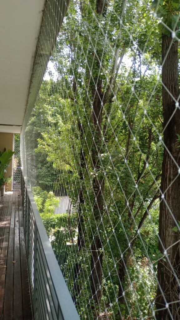 Provisión e instalación de redes en balcones, ventanas, patios y terrazas