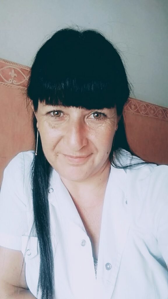 Cuidadora de adultos mayores . Acompañante