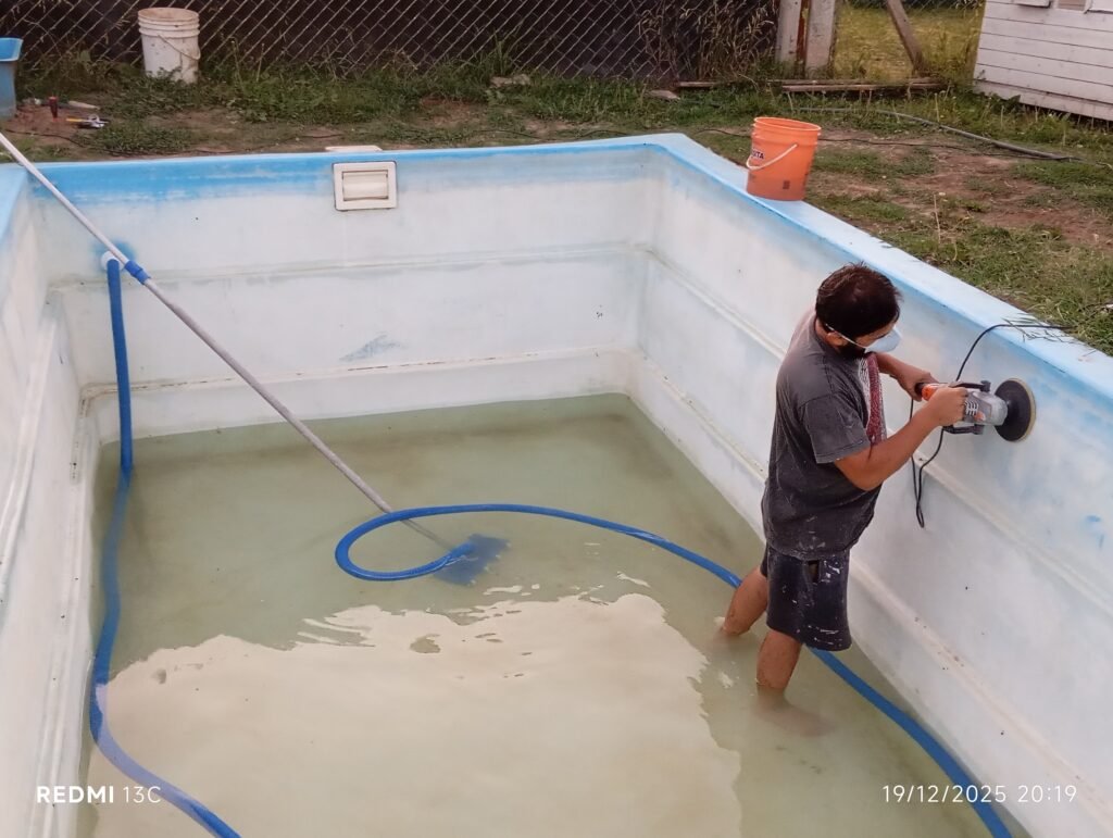 Electricidad,agua,cloaca,reparación y mantenimiento de piscinas