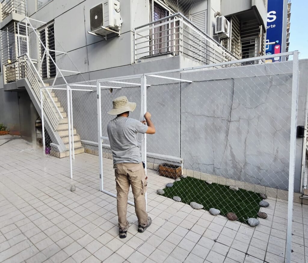 Provisión e instalación de redes en balcones, ventanas, patios y terrazas
