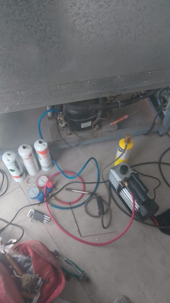 Service de refrigeración heladeras aires acondicionados camaras frigoríficas
