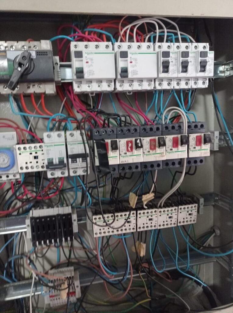 H.E.ME HERRERÍA Y ELÉCTRICIDAD