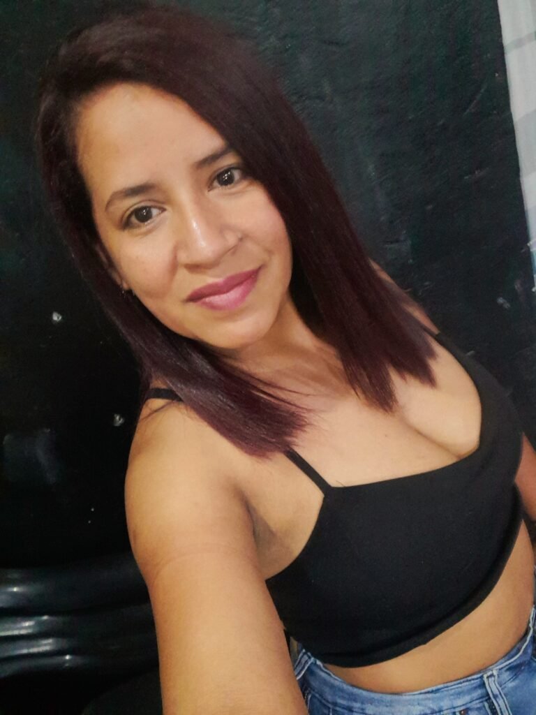 Estilista Peluquera Profesional, Limpieza y atención al público.  Bachera, lava platos, Empleada Doméstica etc