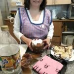 Cuidadora de niña y personas mayores