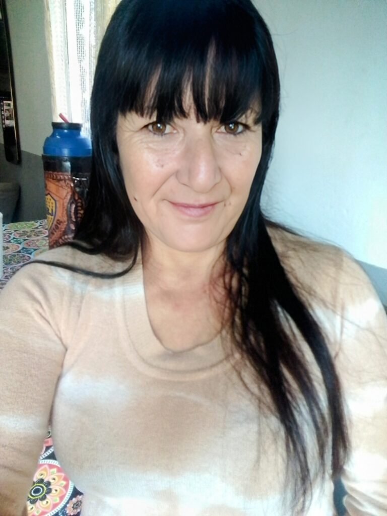 Cuidadora de adultos mayores . Acompañante