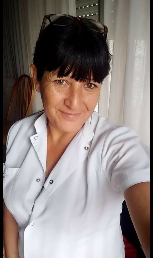 Cuidadora de adultos mayores . Acompañante