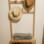 Carpintero, fabricamos muebles de álamo estándar y a medida. Realizamos arreglos de carpintería en general.