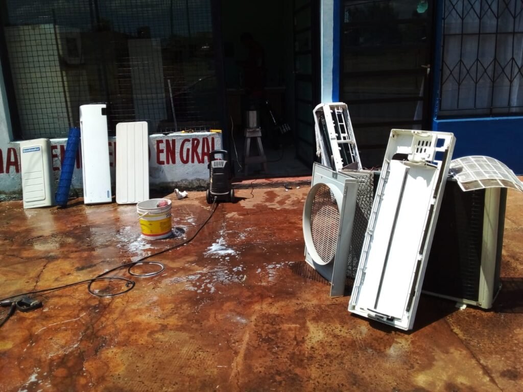 Técnico en refrigeración y electr
