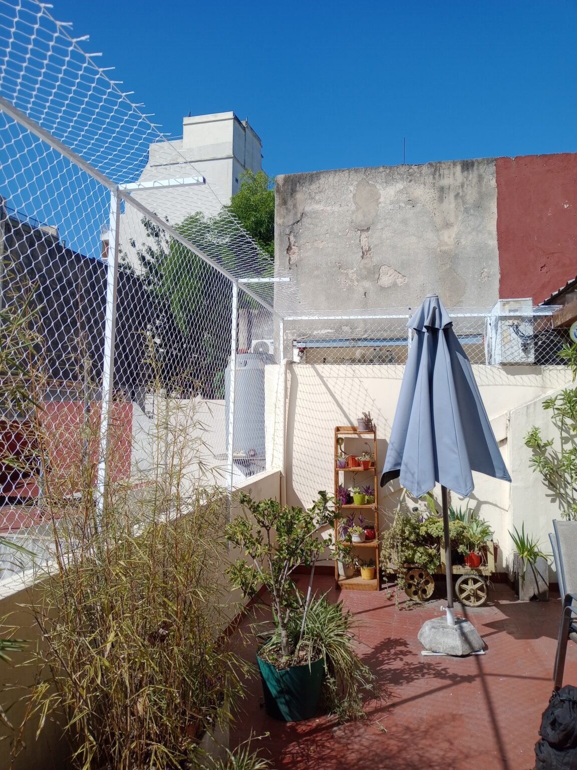 Provisión e instalación de redes en balcones, ventanas, patios y terrazas
