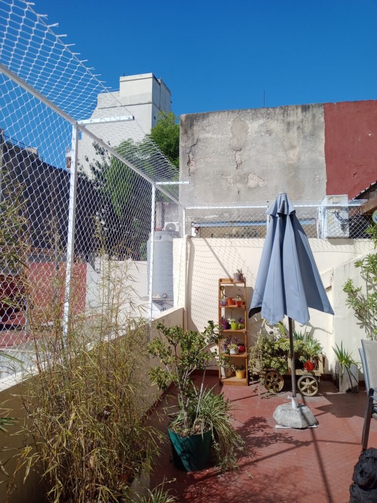 Provisión e instalación de redes en balcones, ventanas, patios y terrazas