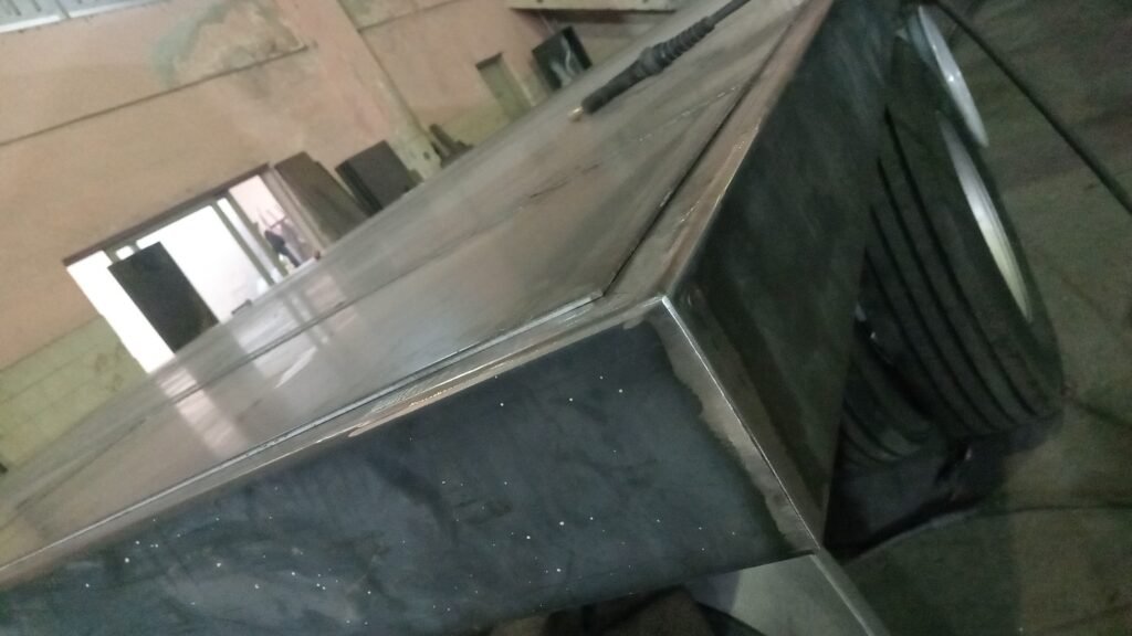 Herrero mano de obra calificada